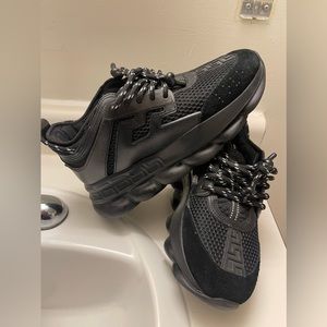 ❌sold❌Versace sneakers size 38.5 very good condition, no odors…